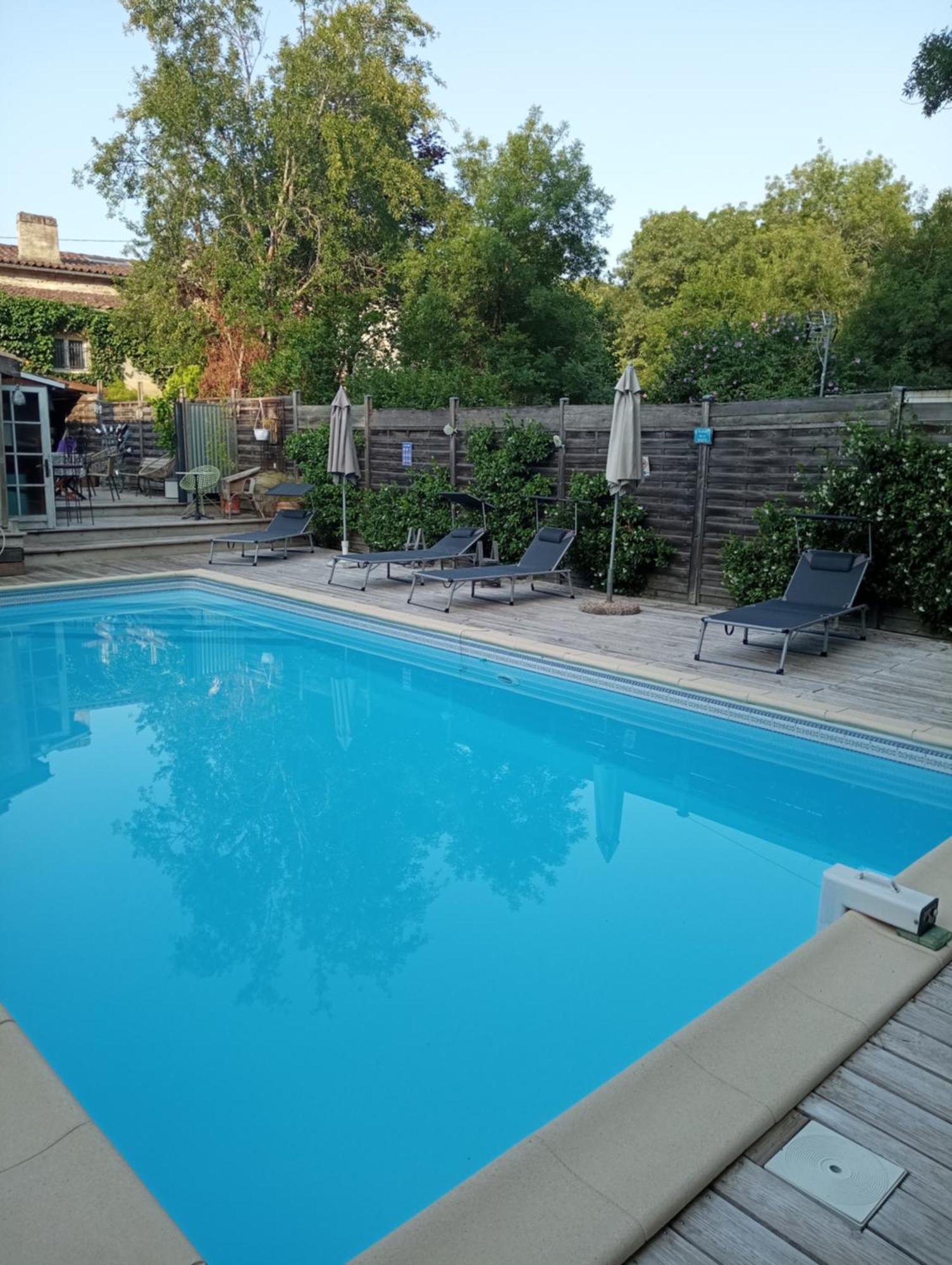Bed and Breakfast La Girondine Galgon Exterior foto