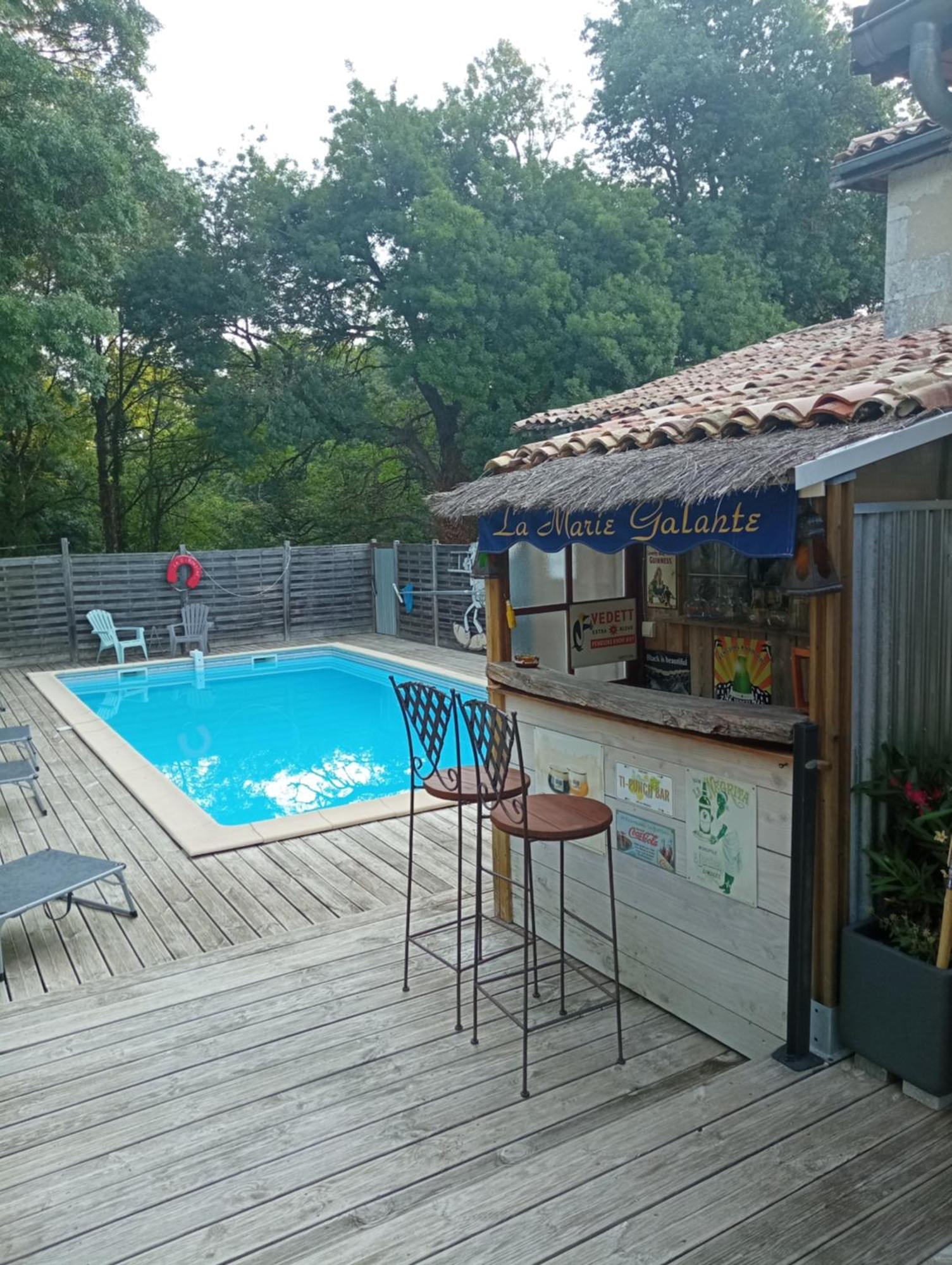Bed and Breakfast La Girondine Galgon Exterior foto