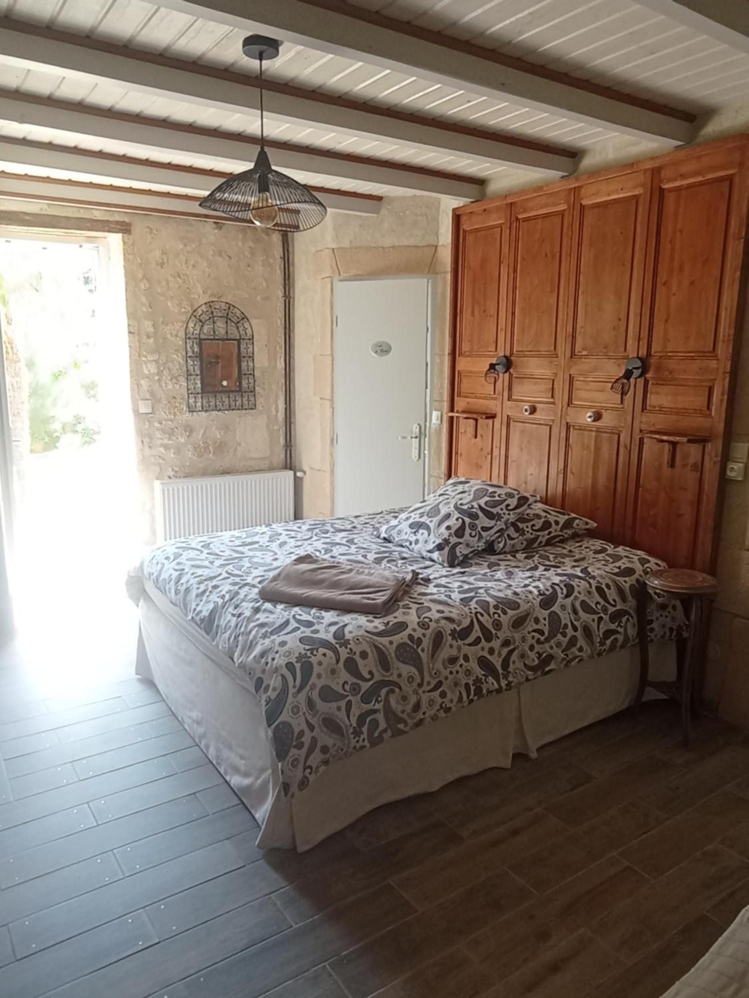 Bed and Breakfast La Girondine Galgon Exterior foto
