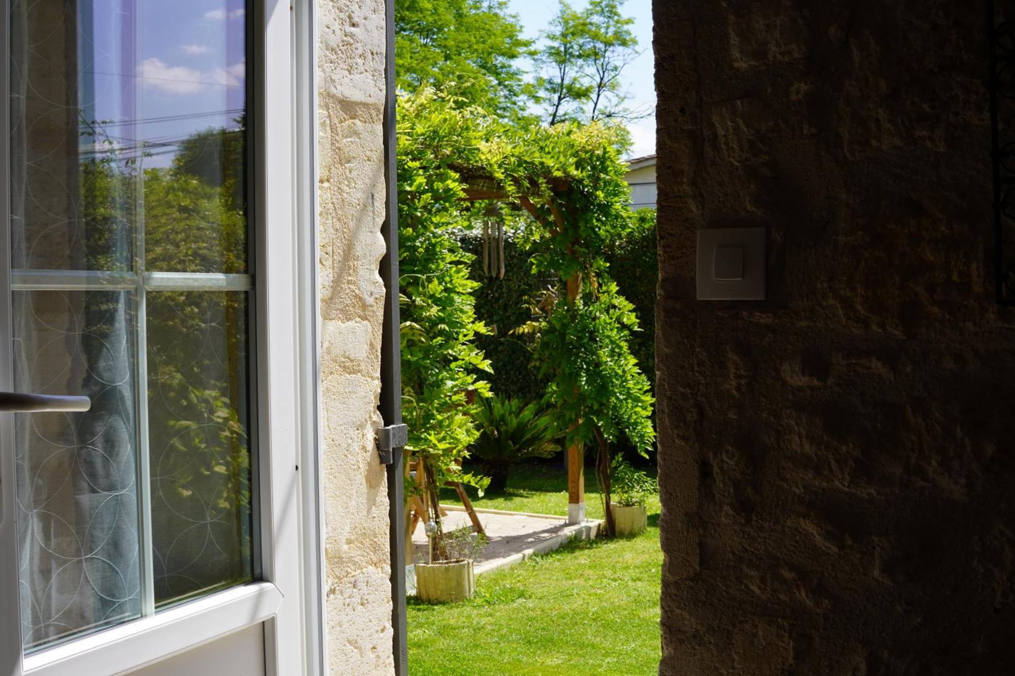 Bed and Breakfast La Girondine Galgon Exterior foto