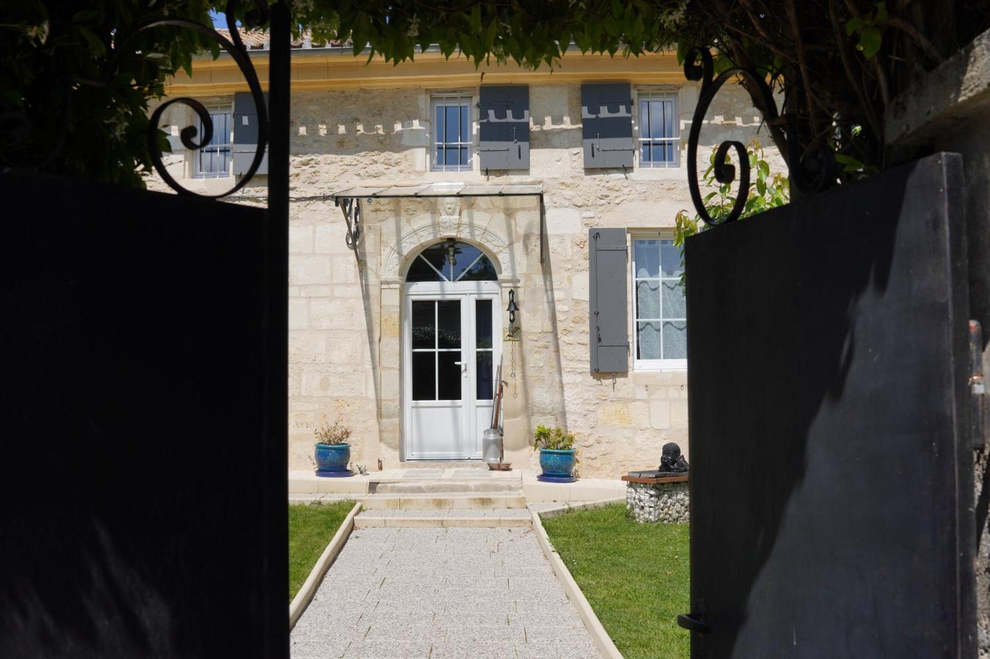 Bed and Breakfast La Girondine Galgon Exterior foto