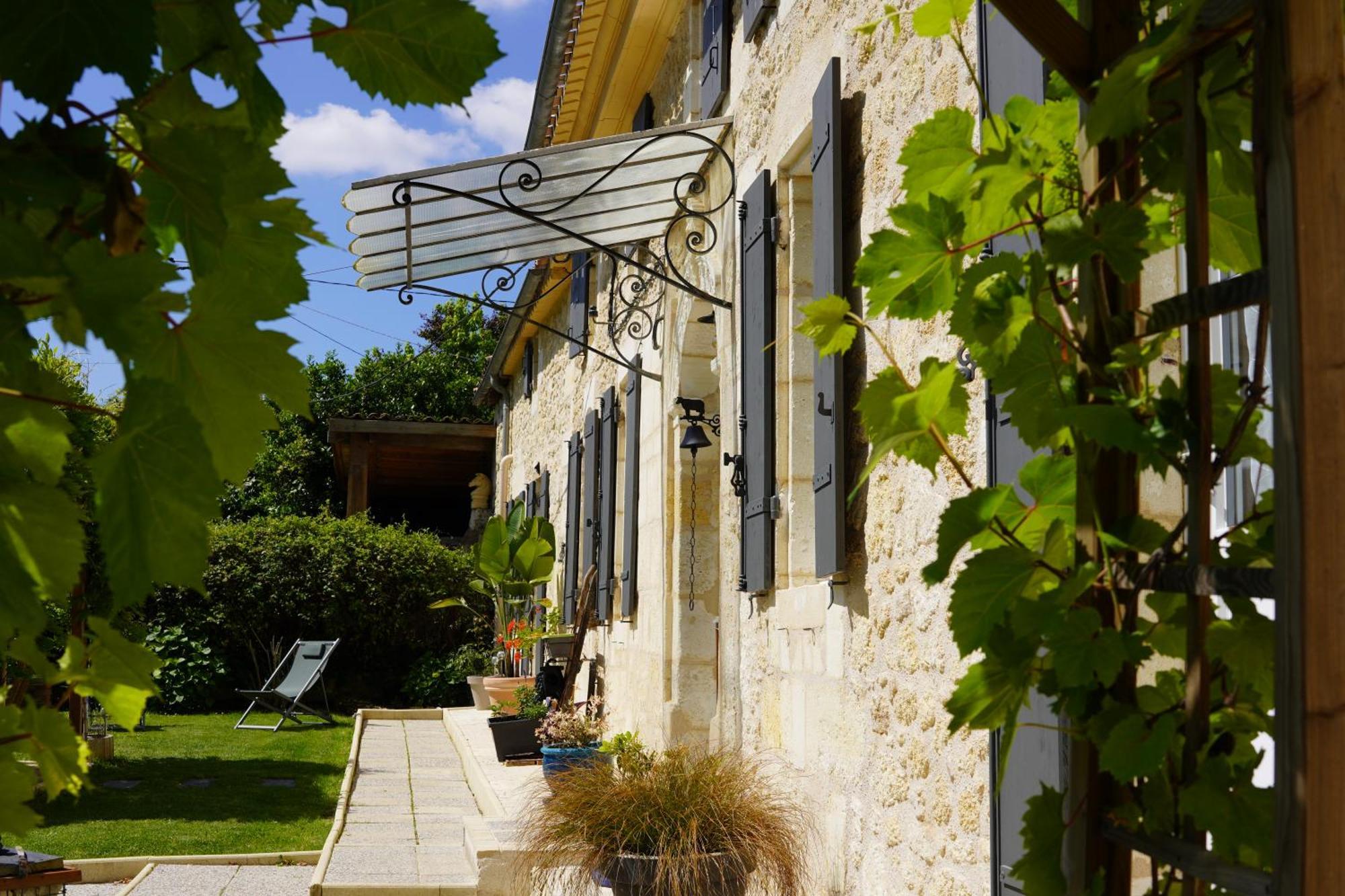 Bed and Breakfast La Girondine Galgon Exterior foto